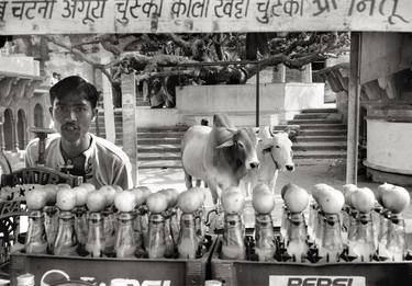 Saatchi Art Artist Peter Rodger; Photography, “Vendor, India - Signed Limited Edition of 50” #art